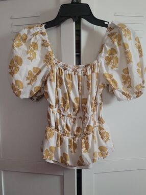 Women's Puff Sleeve Smocked Peplum Top - White & Gold
